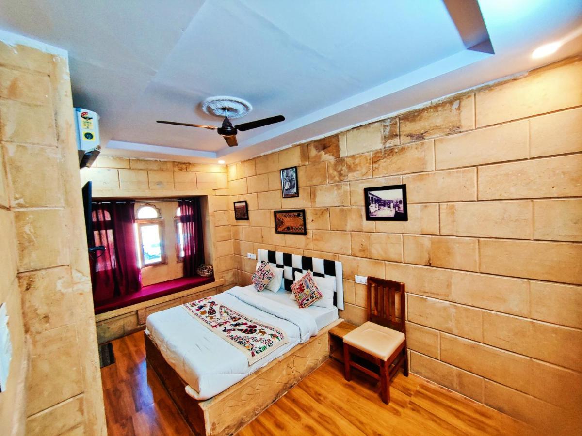 Hotel Jaswant Palace Джайсалмер Экстерьер фото